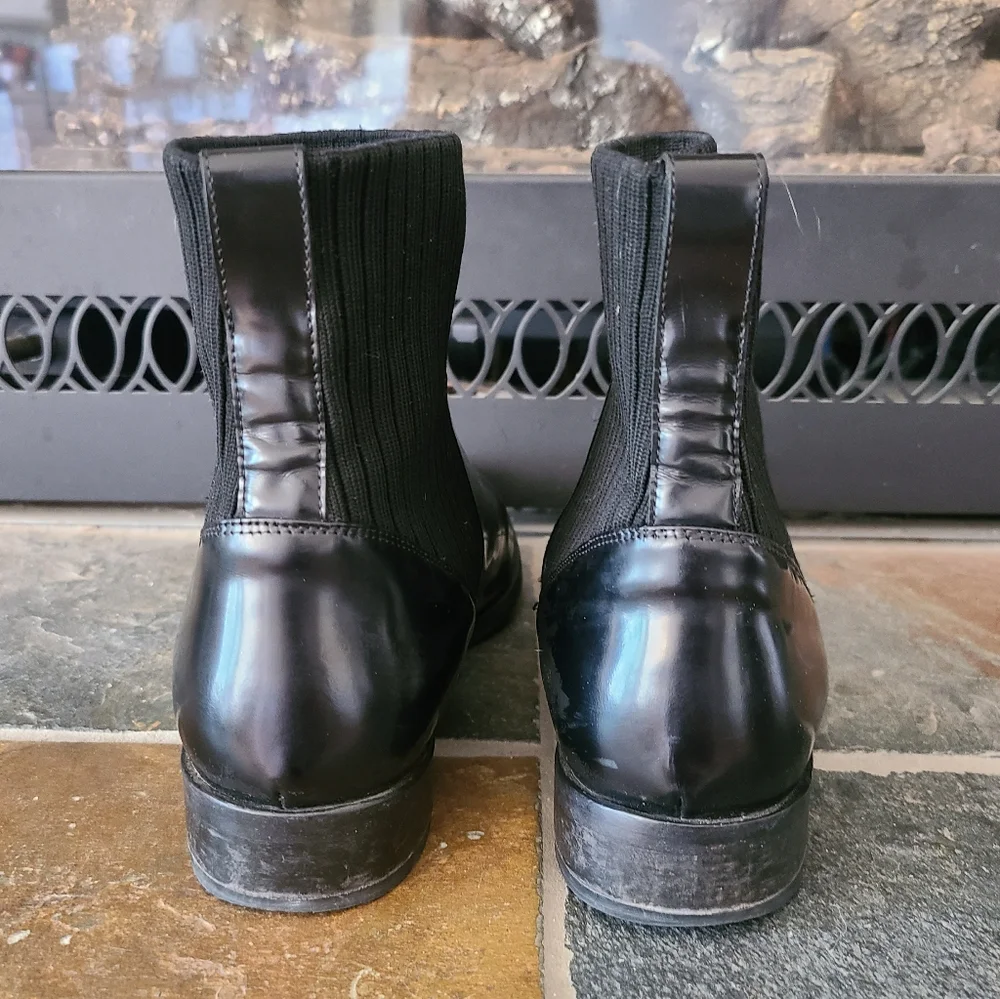 Vince Black Women's Perlow Patent Leather Booties size 9.5 1 inch heel